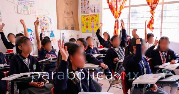 Regresan a clases m&aacute;s de 1 mill&oacute;n de alumna y alumnos poblanos