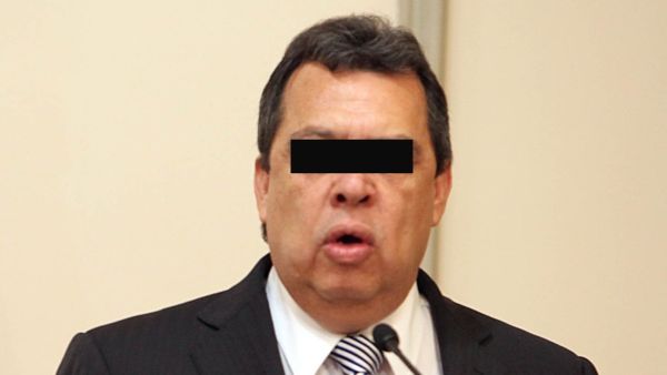 Dan prisi&oacute;n preventiva para exgobernador de Guerrero: FGR