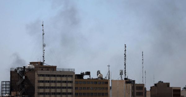 Suman m&aacute;s de 200 muertos en Ir&aacute;n tras ataques