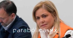 Me acuerpa el PAN ante la FGR, dice Maru Campos al acudir a declarar