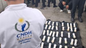 Aseguran 59 explosivos en autob&uacute;s que iba a bloqueo de la CNTE