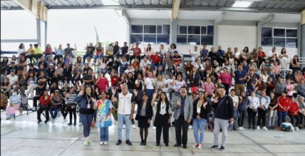 Reflexionan sobre el papel de las familias en la formaci&oacute;n educativa de estudiantes del Centro Escolar Gregorio de Gante