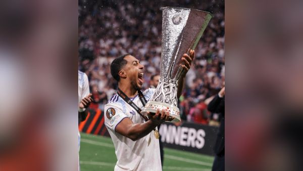 Con goleada, Aston Villa se corona en la Europa League