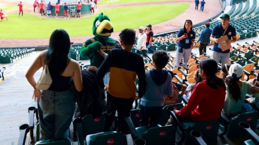 Realiza Gobierno municipal cl&iacute;nica deportiva con Pericos de Puebla