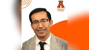 Acad&eacute;mico An&aacute;huac Puebla recibe reconocimiento de Harvard