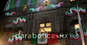 Encabeza Armenta el Grito de Independencia desde el Z&oacute;calo de Puebla