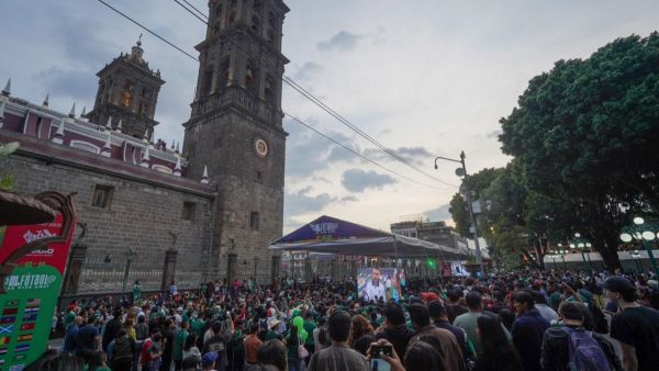 Vivieron 100 mil personas del Mundial en el Z&oacute;calo