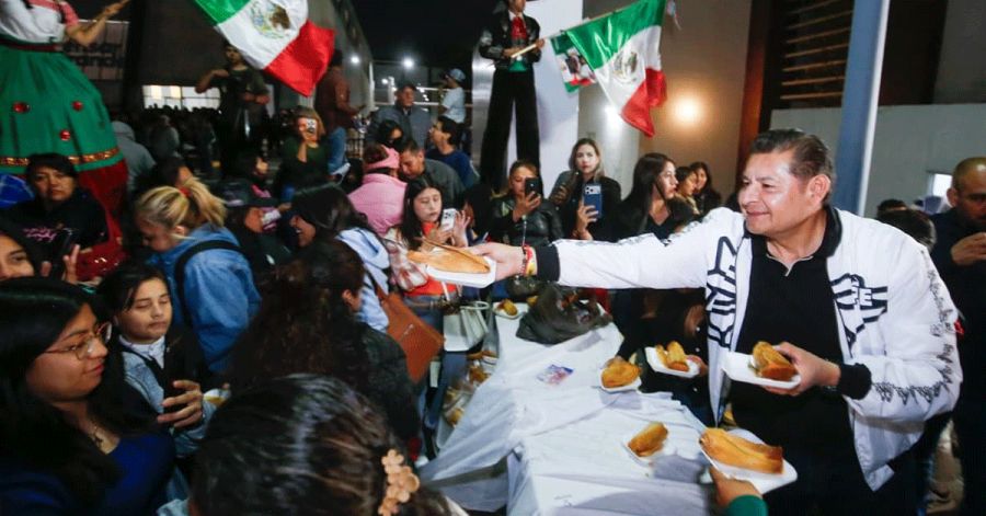 Enamoran a la afici&oacute;n las Guerreras de Puebla