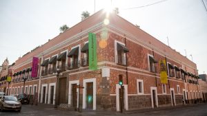 Visitan estudiantes del Centro de D&iacute;a del DIF el Museo Amparo