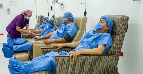 Reconoce DIF Puebla Capital labor social de fundaci&oacute;n Jenkins por financiar cirug&iacute;as de cataratas