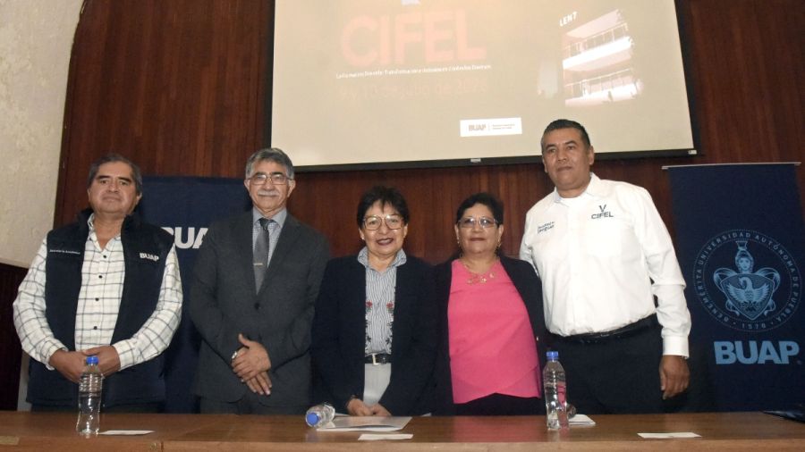 Inaugura rectora BUAP congreso internacional en Facultad de Lenguas