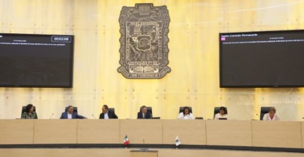 Propone Azucena Rosas sanciones por el cobro indebido de tr&aacute;mites agrarios