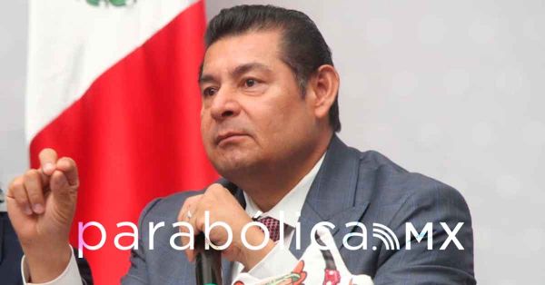 Lanza Armenta dardo a Salinas Pliego; critica modelo de negocios de La Franja