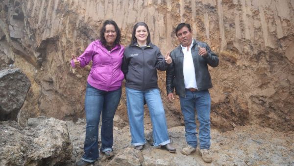 Para evitar deslaves, arranca Bety S&aacute;nchez construcci&oacute;n de muro de contenci&oacute;n en Tepetla