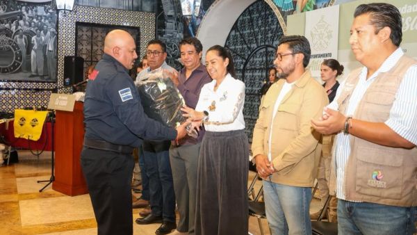 Entregan equipo a Protecci&oacute;n Civil, Bomberos y Param&eacute;dicos de Atlixco