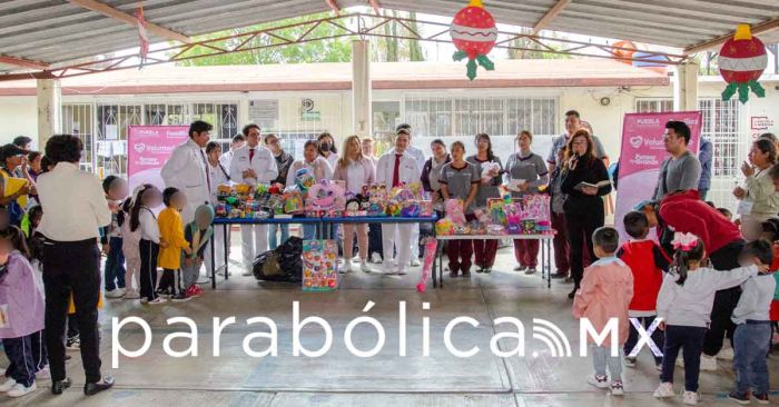 Entrega USEP juguetes a ni&ntilde;as y ni&ntilde;os de San Pedro Cholula