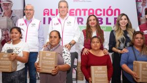 Entrega Pepe Chedraui apoyos alimentarios en Totimehuac&aacute;n