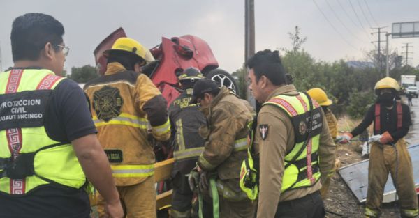 Participa Cuautlancingo en atenci&oacute;n del accidente vehicular en Perif&eacute;rico Ecol&oacute;gico