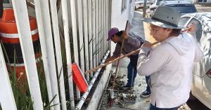 Encabeza Lupita Fern&aacute;ndez faena comunitaria en Casa del Abue