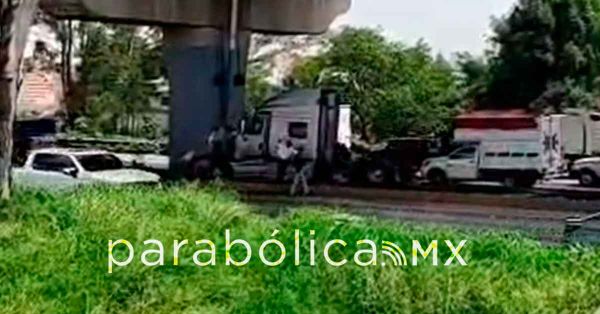 Arranca julio con dos accidentes de camiones en la M&eacute;xico-Puebla