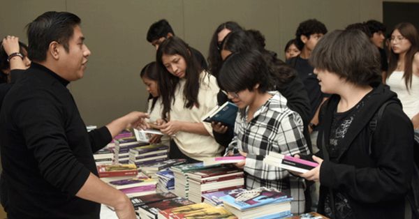 Forman BUAP y Fondo de Cultura Econ&oacute;mica lectores responsables