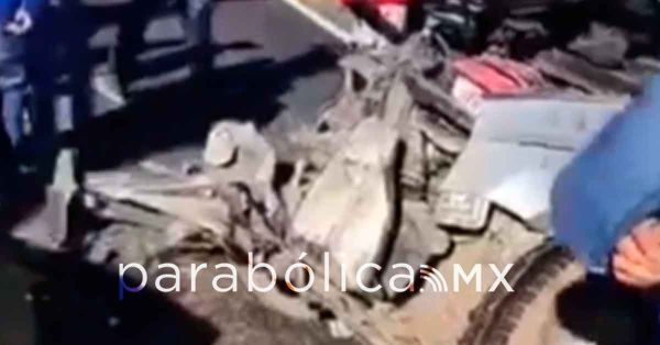 Deja a cuatro personas lesionadas choque frontal en la Orizaba-Tehuac&aacute;n