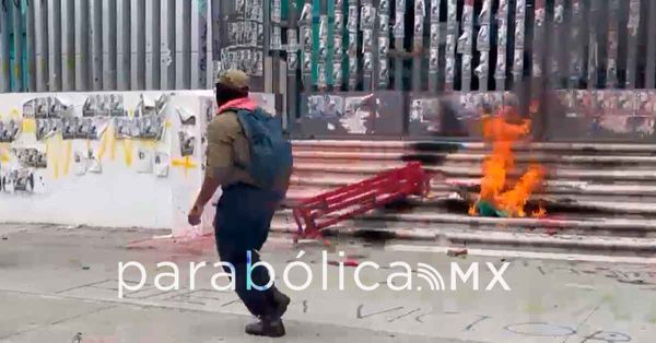 Se maniftestan estudiantes por el 2 de Octubre en Puebla