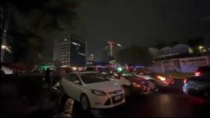 Reprueba Ecuador esc&aacute;ndalo afuera de su hotel de concentraci&oacute;n