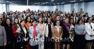 Llaman funcionarias a vivir la menopausia informadas y acompa&ntilde;adas