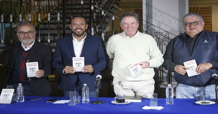 Presentan en BUAP Librer&iacute;as, el libro Plomo republicano de Omar Mayorga Gallardo