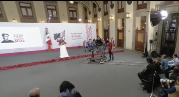 Aclara Sheinbaum sobre AMLO: No hay tel&eacute;fono rojo Palenque-Palacio