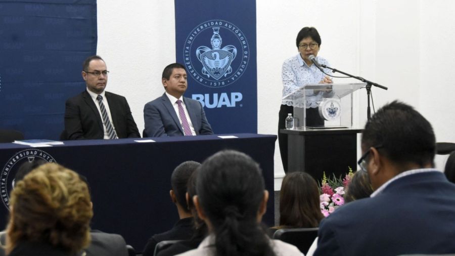 Presenta director de Ciencias de la Electr&oacute;nica BUAP tercer informe