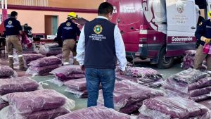 Entrega Segob a familias afectadas por lluvias en Ixtacamaxtitl&aacute;n