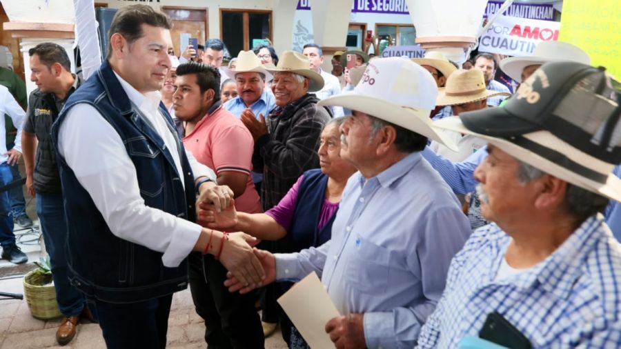 Recibe Cuautinch&aacute;n apoyos al campo, infraestructura y vivienda: Armenta