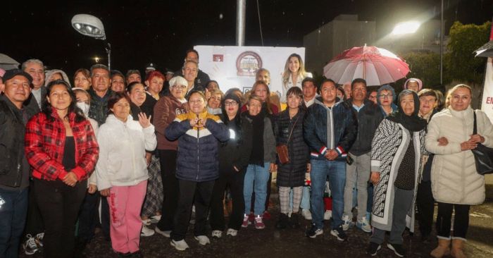 Llega Puebla Brilla a Jardines de Santa Rosa; inaugura Pepe Chedraui 201 luminarias Led