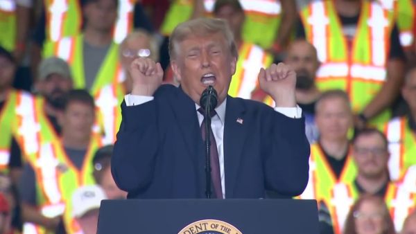 Libro describe a Trump como un &ldquo;rey adicto a la venganza y la adulaci&oacute;n&rdquo;