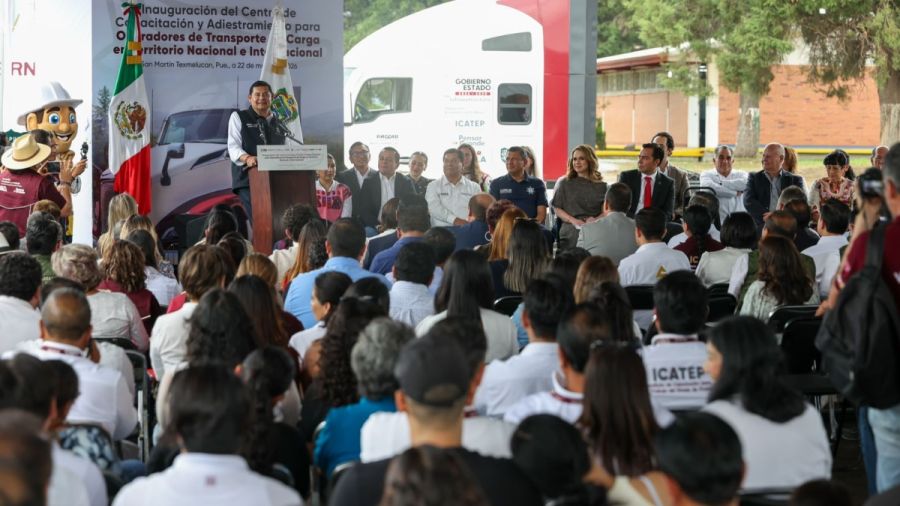 Gobierno estatal pone a Puebla a la vanguardia log&iacute;stica y carretera
