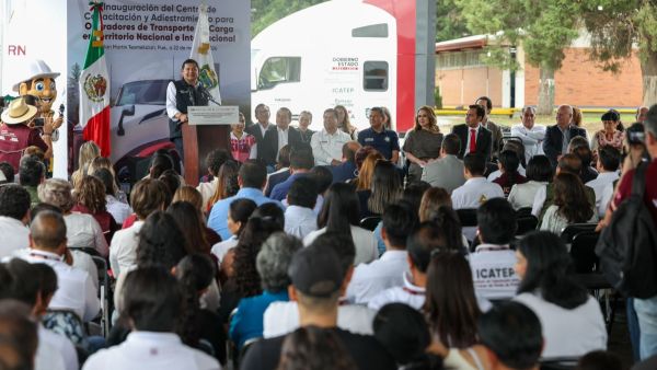 Gobierno estatal pone a Puebla a la vanguardia log&iacute;stica y carretera