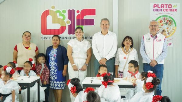 Visita Pepe Chedraui desayunador escolar en el Jard&iacute;n de Ni&ntilde;os "La Flor"