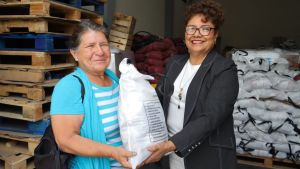 Realiza Tere Alfaro segunda entrega de apoyos alimentarios