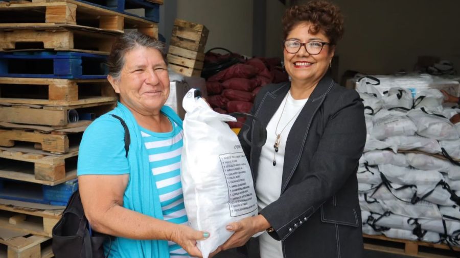 Realiza Tere Alfaro segunda entrega de apoyos alimentarios