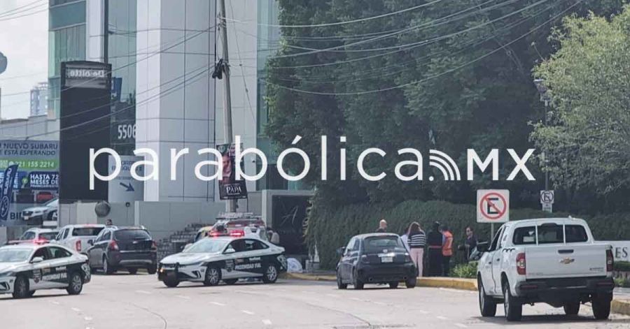 Sigue indagatoria por el "tirador de la Atlixc&aacute;yotl"; cierran la vialidad