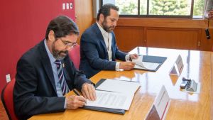 Sellan IBERO Puebla y CANAGRAF colaboraci&oacute;n en favor del dise&ntilde;o gr&aacute;fico