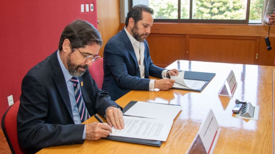 Sellan IBERO Puebla y CANAGRAF colaboraci&oacute;n en favor del dise&ntilde;o gr&aacute;fico