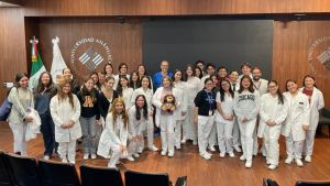 Consejero de An&aacute;huac Puebla se integra a la Academia Nacional de Medicina