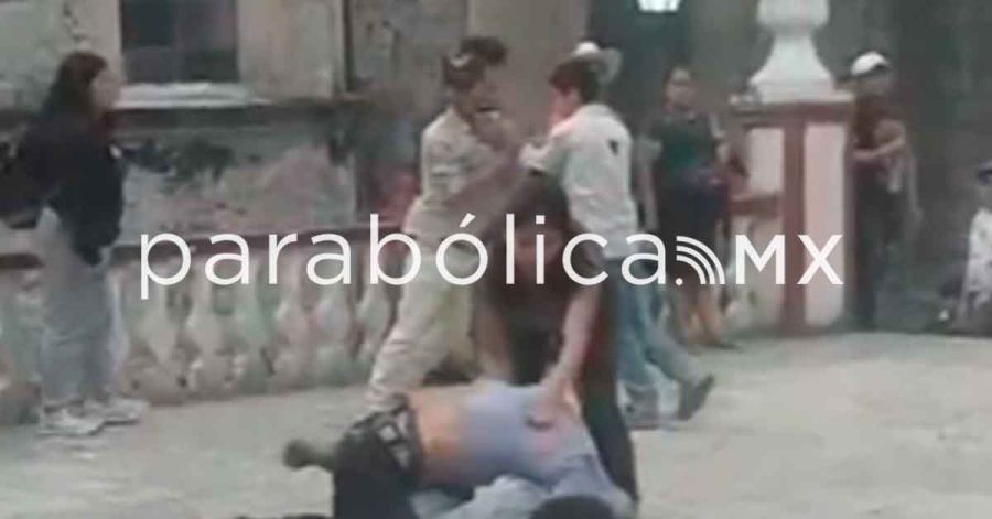 Se viraliza pelea en pleno centro de Cuetzalan; no hubo autoridades