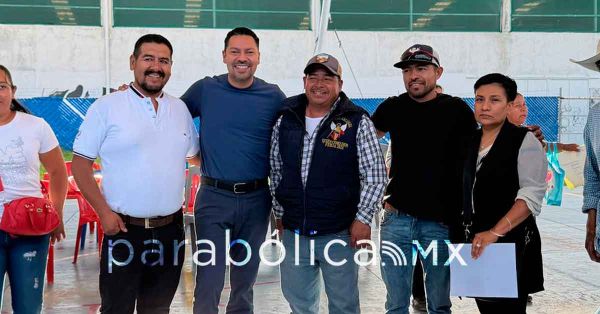 Se re&uacute;ne Andr&eacute;s Villegas con alcaldes auxiliares de Yehualtepec