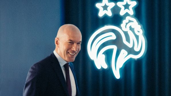 &iexcl;Humo blanco! Francia se decanta por Zinedine Zidane como DT