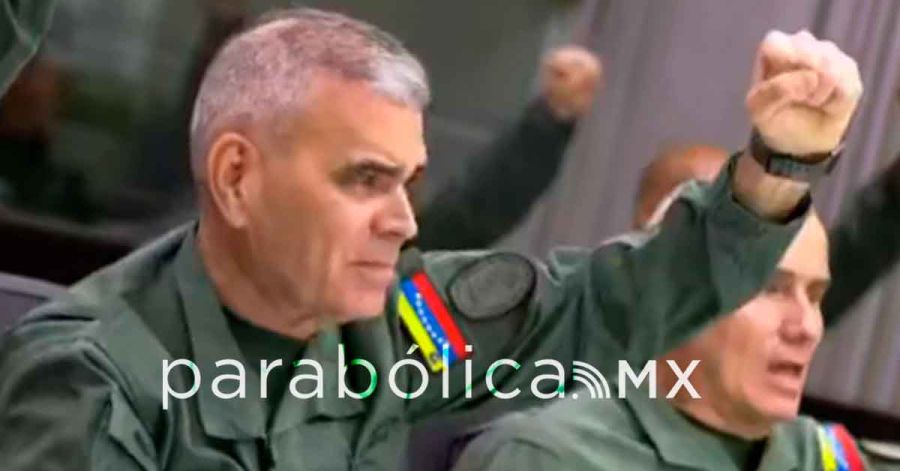 Se va Vladimir Padrino; echa Delcy Rodr&iacute;guez al l&iacute;der militar del chavismo