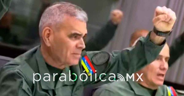 Se va Vladimir Padrino; echa Delcy Rodr&iacute;guez al l&iacute;der militar del chavismo